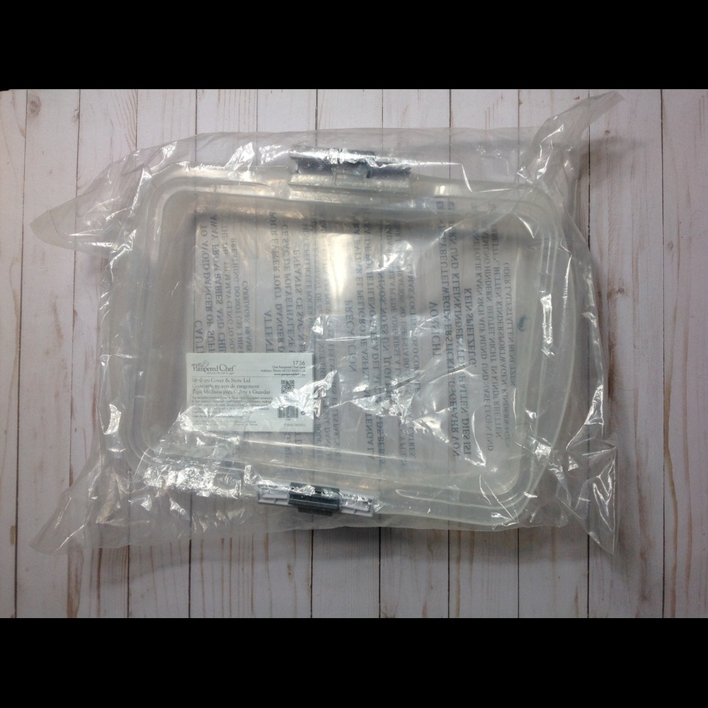 Pampered Chef Medium Cover and Store Lid